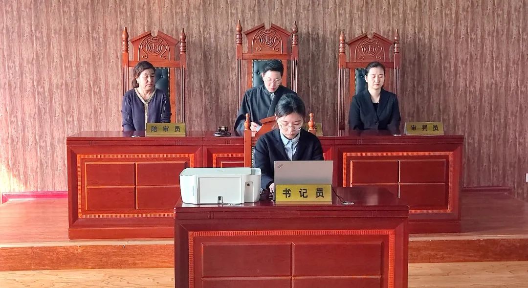 天津维畅律师事务所开展模拟法庭“沉浸式”普法活动2.jpg